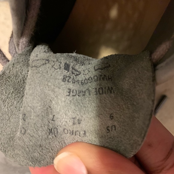 Boots - Picture 3 of 4